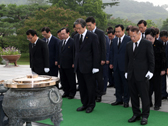 새누리당 김무성 신임 대표최고위원 및 지도부 국립서울현충원 참배