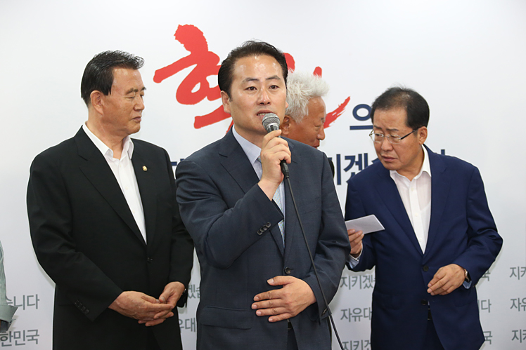 제목 노출 영역입니다 이미지