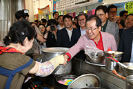 '고맙습니다' 서문시장 감사방문