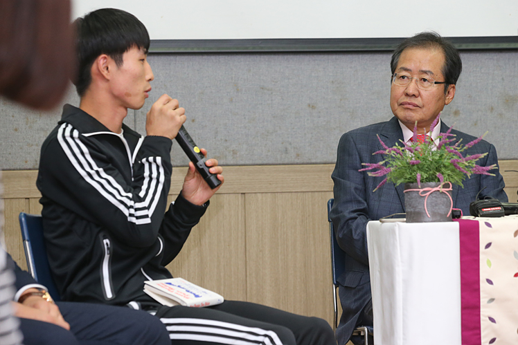 제목 노출 영역입니다 이미지