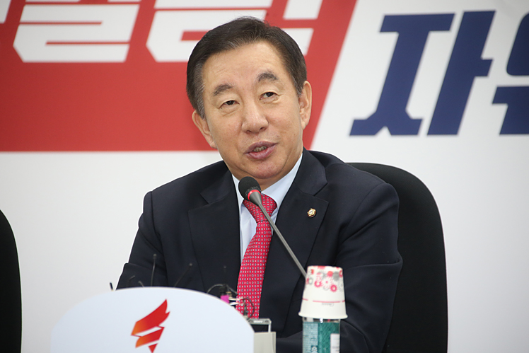제목 노출 영역입니다 이미지