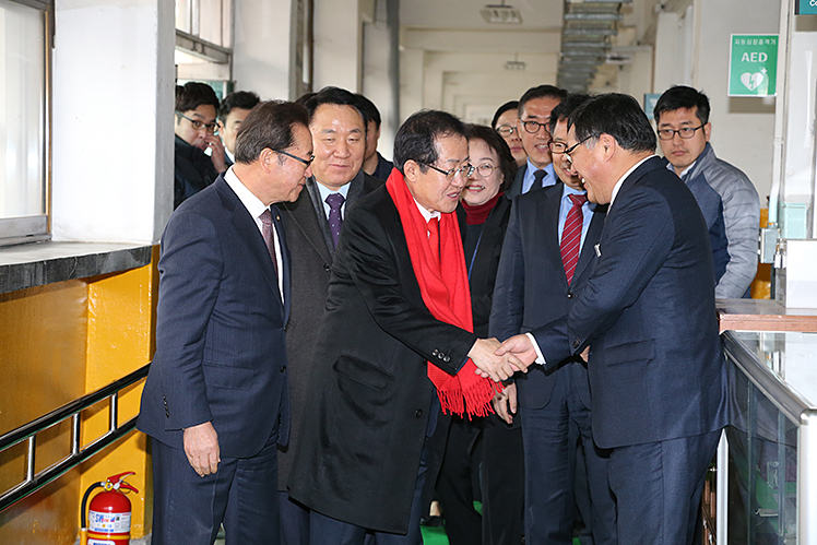 제목 노출 영역입니다 이미지