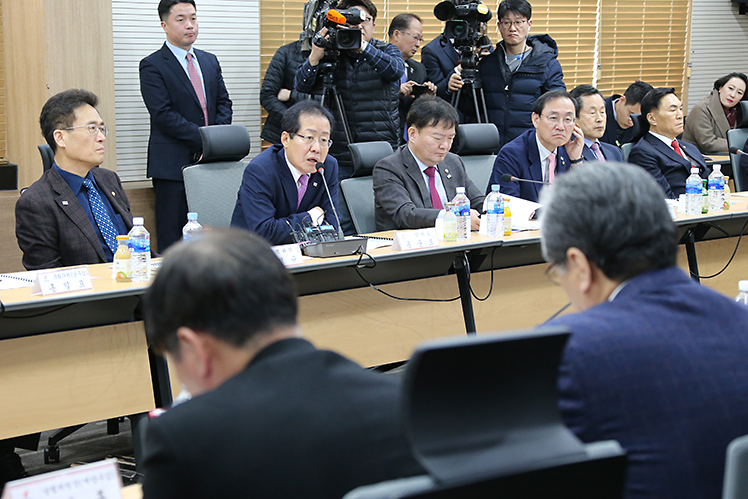 제목 노출 영역입니다 이미지