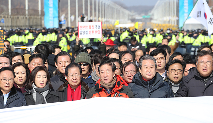 제목 노출 영역입니다 이미지