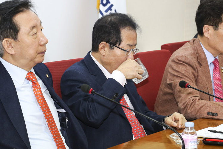 제목 노출 영역입니다 이미지