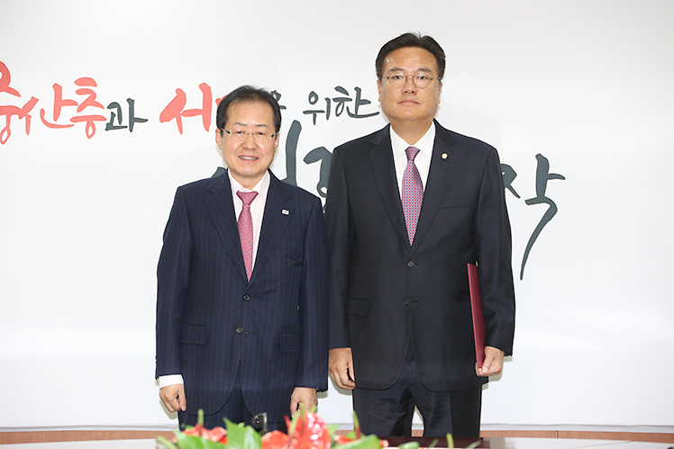 제목 노출 영역입니다 이미지