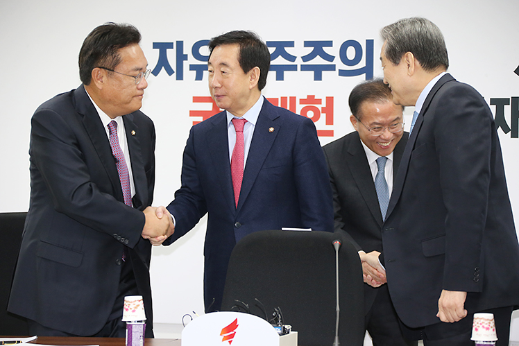제목 노출 영역입니다 이미지