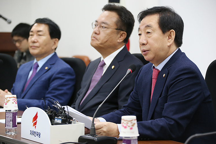 제목 노출 영역입니다 이미지