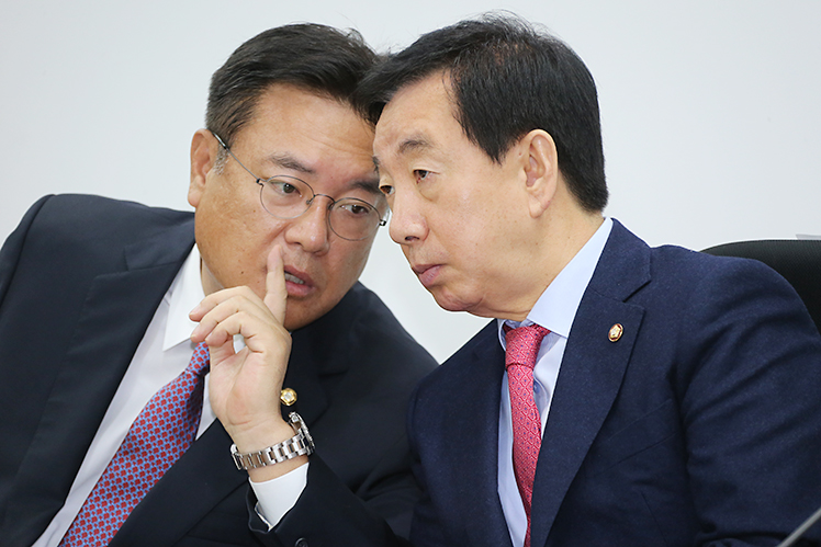 제목 노출 영역입니다 이미지