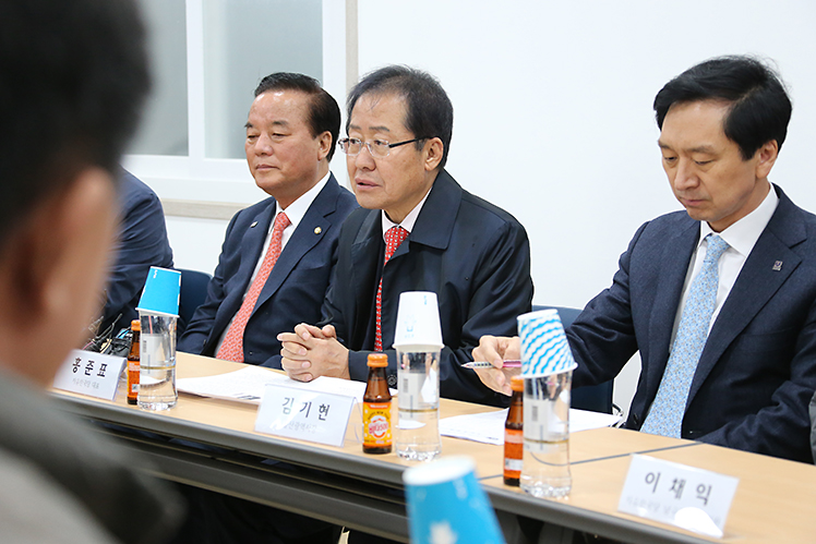 제목 노출 영역입니다 이미지
