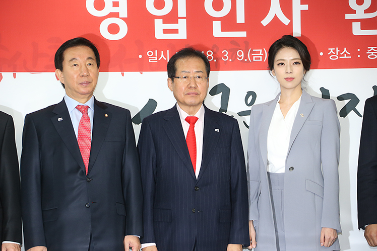제목 노출 영역입니다 이미지