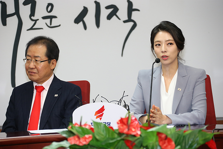 제목 노출 영역입니다 이미지