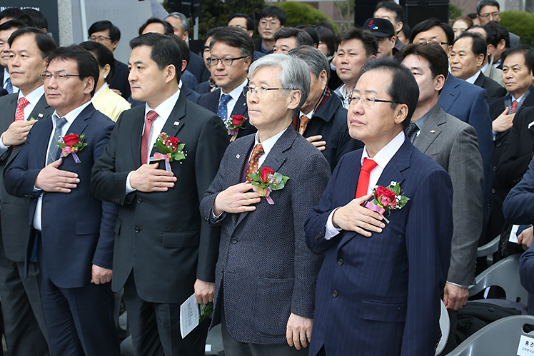 제목 노출 영역입니다 이미지