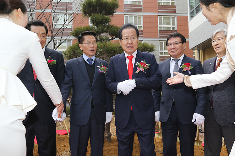 제목 노출 영역입니다 이미지