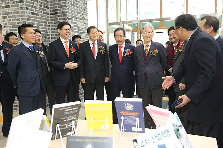 제목 노출 영역입니다 이미지