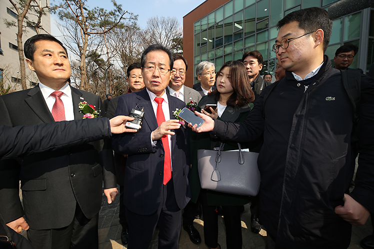 제목 노출 영역입니다 이미지