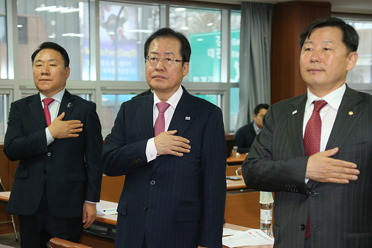 제목 노출 영역입니다 이미지