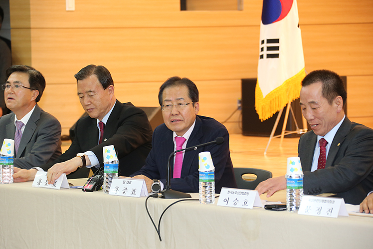 제목 노출 영역입니다 이미지