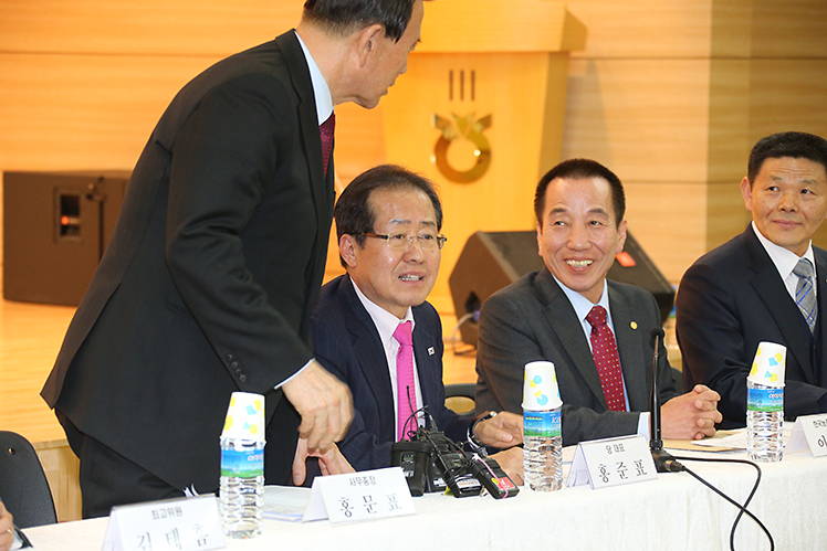 제목 노출 영역입니다 이미지