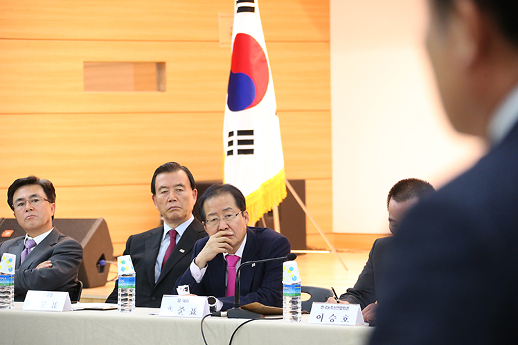 제목 노출 영역입니다 이미지