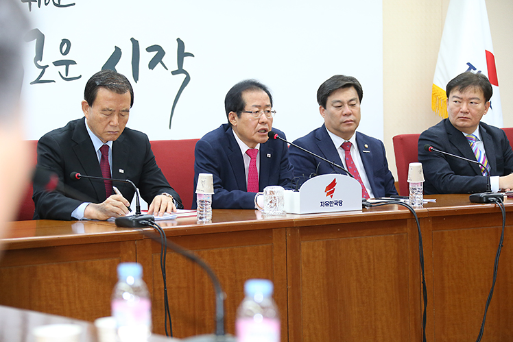 제목 노출 영역입니다 이미지