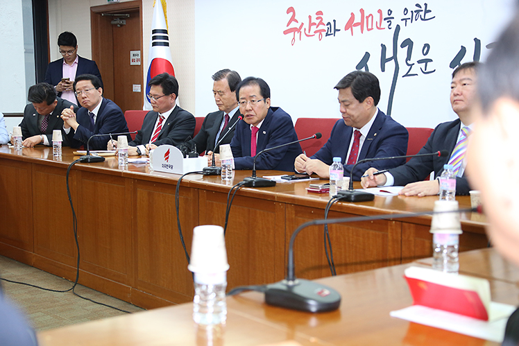 제목 노출 영역입니다 이미지
