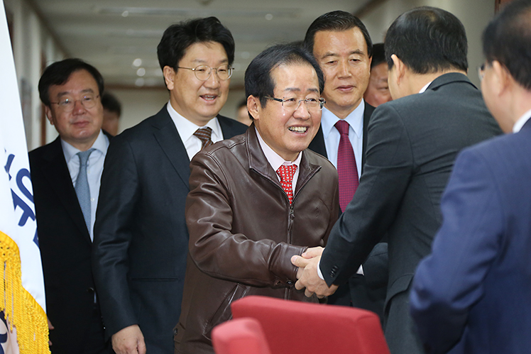 제목 노출 영역입니다 이미지