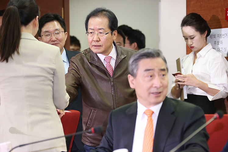 제목 노출 영역입니다 이미지