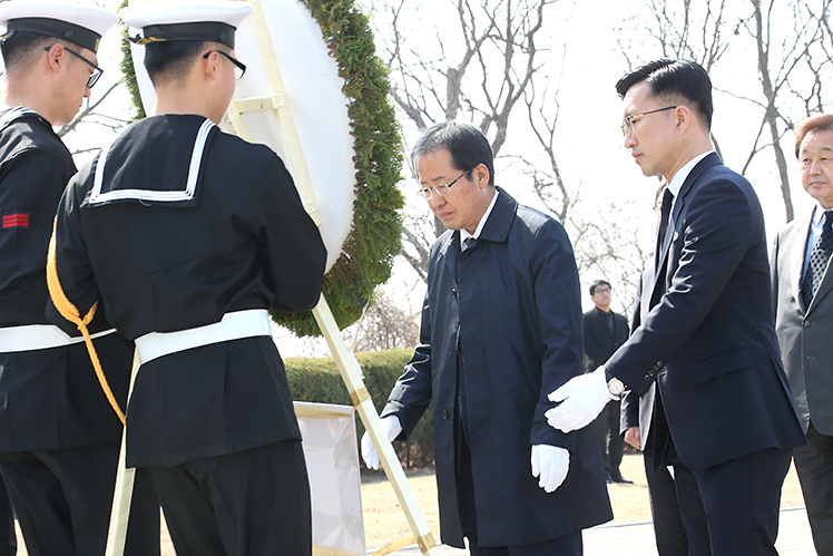 제목 노출 영역입니다 이미지