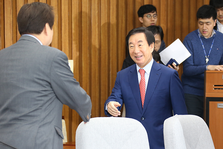 제목 노출 영역입니다 이미지