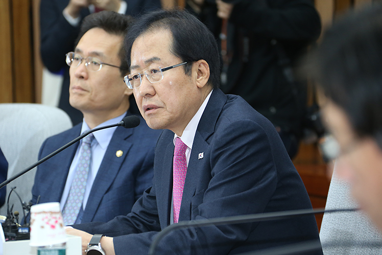 제목 노출 영역입니다 이미지