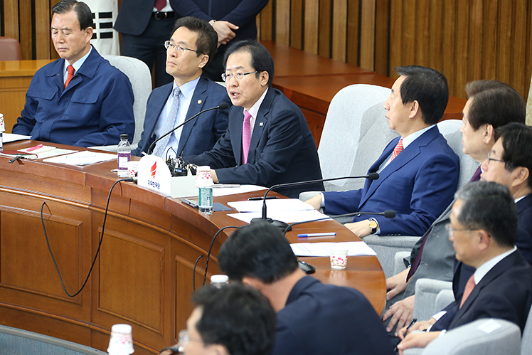 제목 노출 영역입니다 이미지