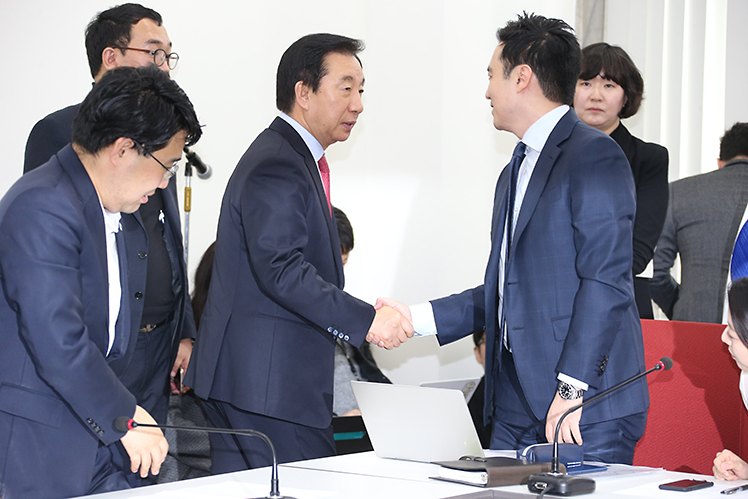 제목 노출 영역입니다 이미지