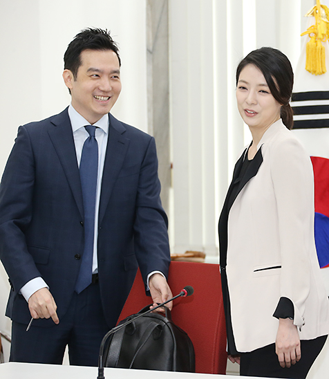 제목 노출 영역입니다 이미지