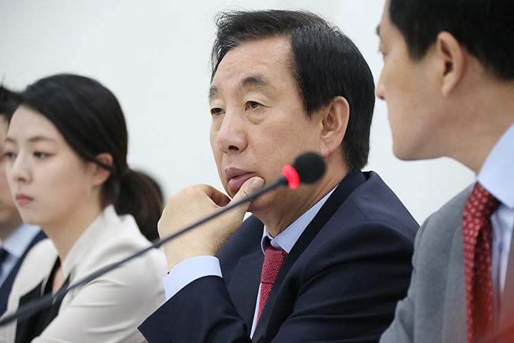 제목 노출 영역입니다 이미지