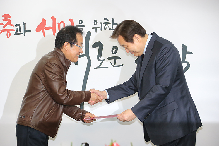 제목 노출 영역입니다 이미지
