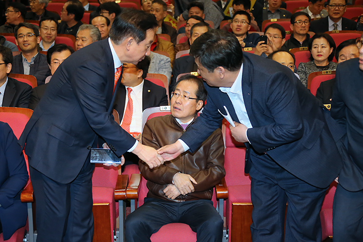 제목 노출 영역입니다 이미지