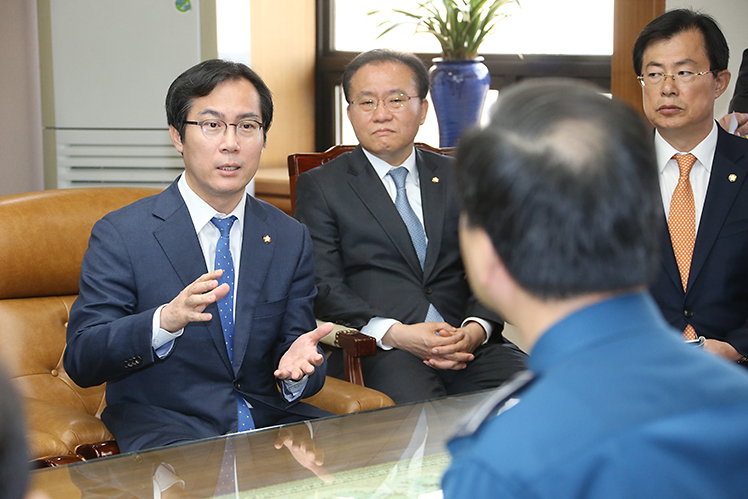 제목 노출 영역입니다 이미지