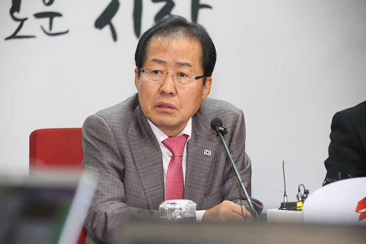 제목 노출 영역입니다 이미지