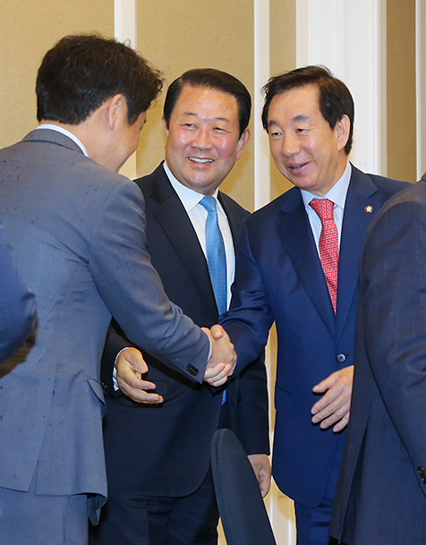 제목 노출 영역입니다 이미지