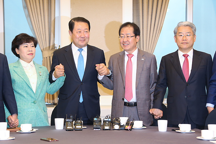 제목 노출 영역입니다 이미지