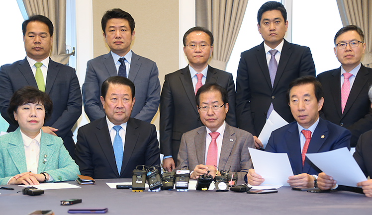 제목 노출 영역입니다 이미지