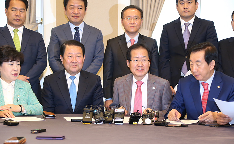 제목 노출 영역입니다 이미지