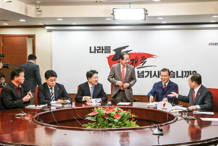 제목 노출 영역입니다 이미지