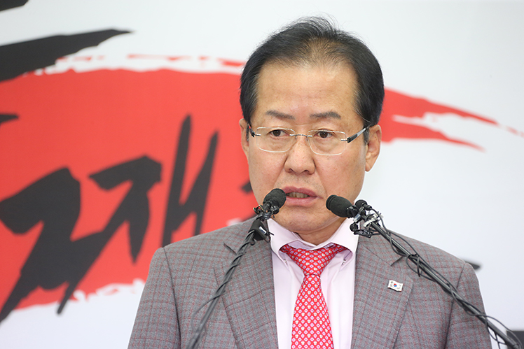 제목 노출 영역입니다 이미지