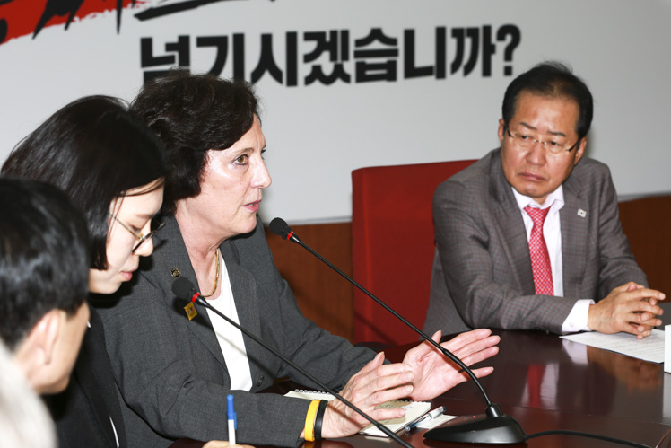 제목 노출 영역입니다 이미지