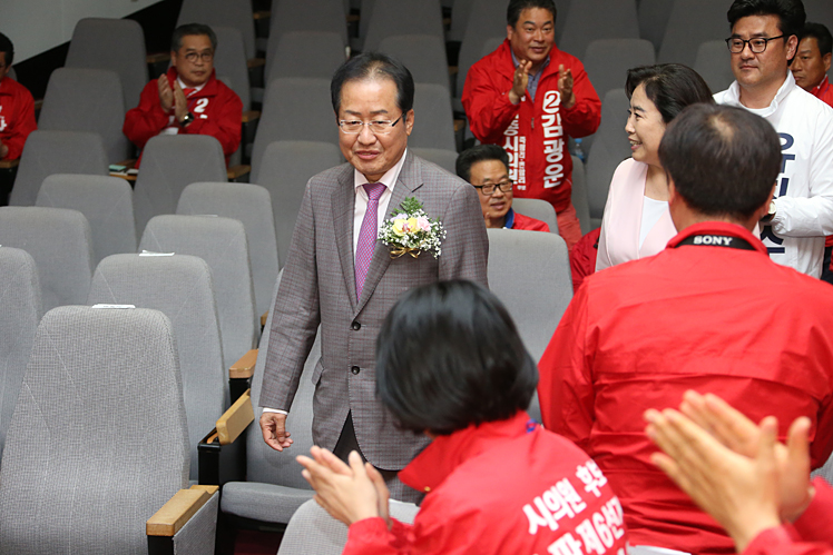 제목 노출 영역입니다 이미지