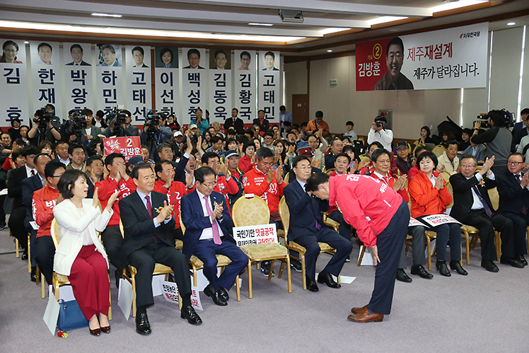 제목 노출 영역입니다 이미지