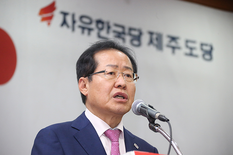 제목 노출 영역입니다 이미지