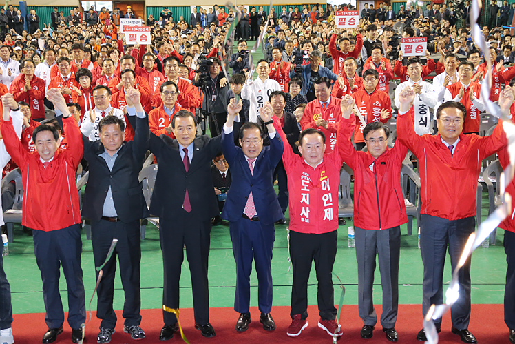 제목 노출 영역입니다 이미지